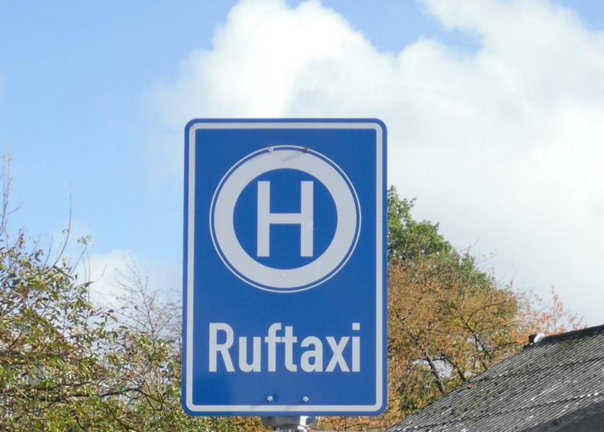 Ruftaxi-Schild